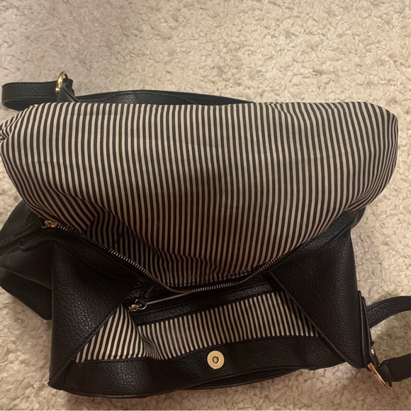 Kate and Mel vegan leather hobo-style black purse/handbag - Picture 10 of 11